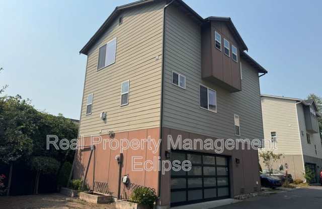 733 106th PL SW