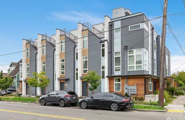 2Bd/2Ba Seattle Townhouse