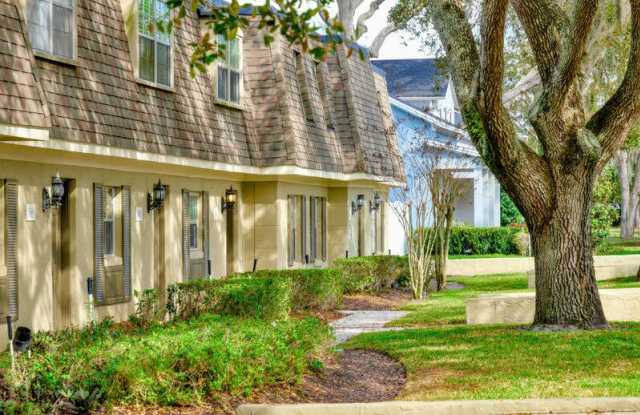1917 Woodcrest Drive