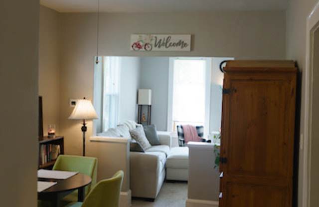 2907 Northeast Benjamin Street