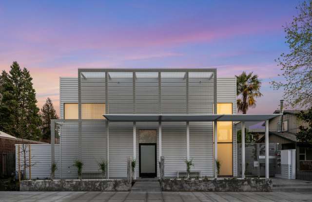 212 Tucker Street