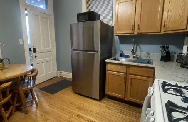 2107 W Coulter Street