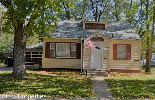 108/110 N Russell Ave - 108 North Russell Avenue, Ames, IA 50010