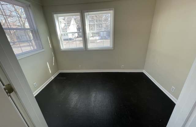 1467 Division Street