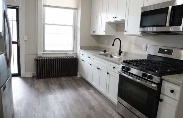 Photo of 2704 Edmondson Ave