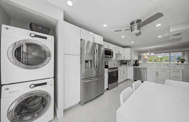 2701 S Palm Aire Drive unit: 103