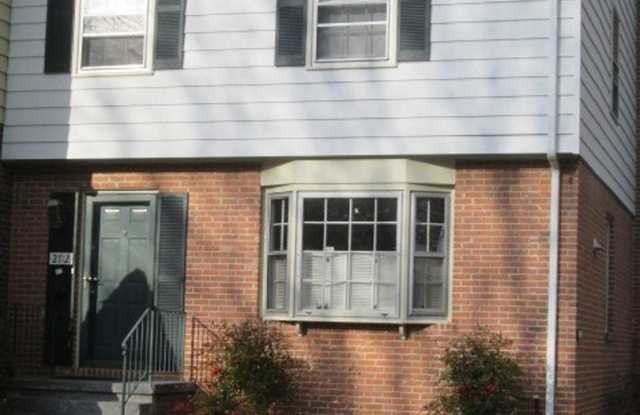 2712 Wellesley Court