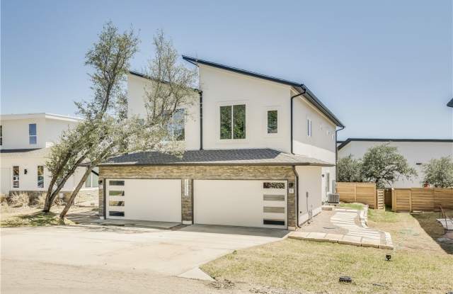 5707 Thunderbird St - 5707 Thunderbird Street, Lago Vista, TX 78645