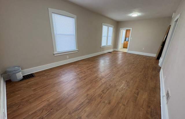 Come see this freshly updated 2 Bedroom - 1 Bath house that is ready to be your new home!!