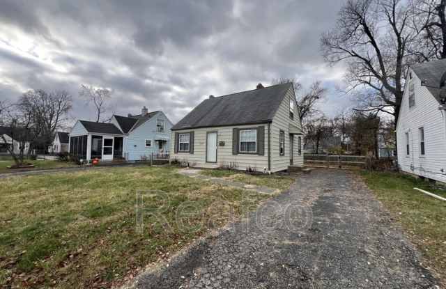 2425 Hamilton Ave