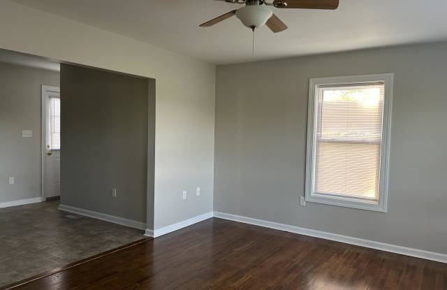 756 Fairfax Pk.