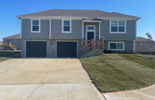 Stunning Split Level 4 bedroom