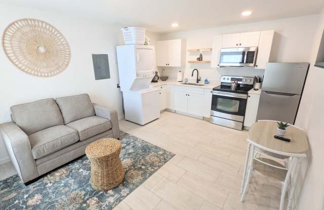2055 Siesta Dr
