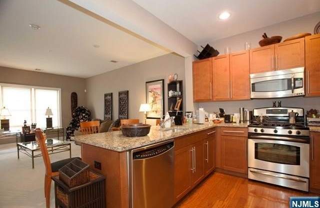 1210 Windsor Park Court 25