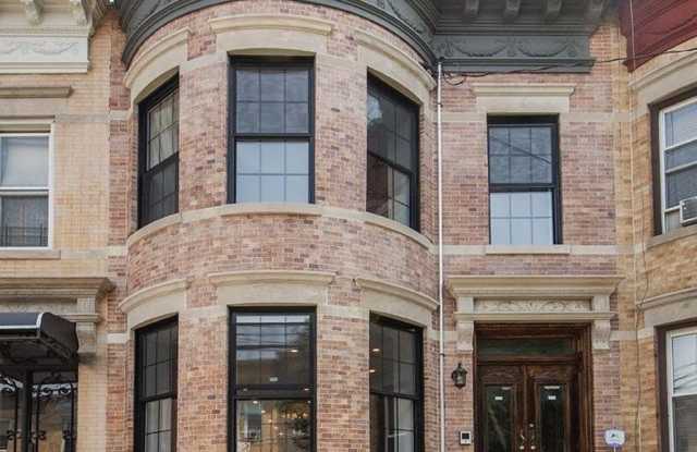 75-11 61st Street unit: Garden