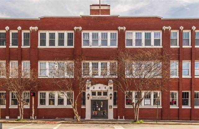 244 Peters Street SW unit: 10