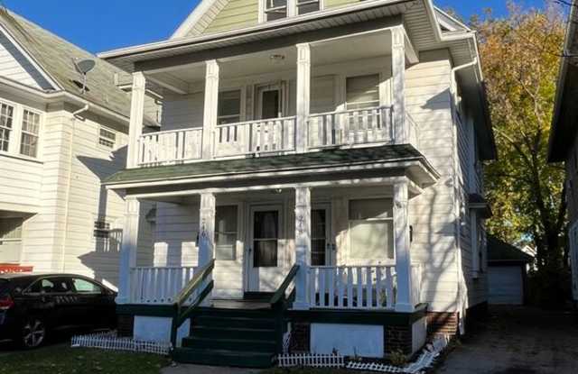 246-248 Weyl St