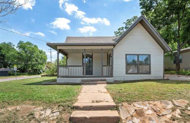1100 W Owing Street