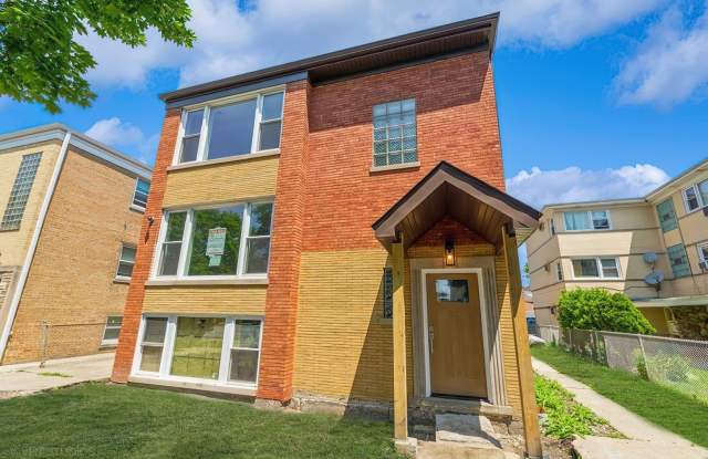 Photo of 7026 W Diversey Avenue