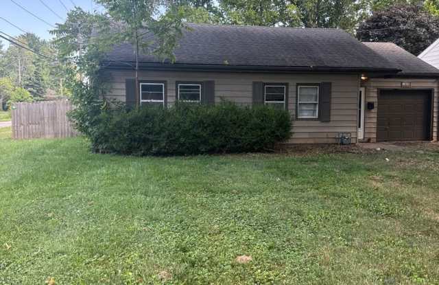 Two bedroom/One bath/one car garage/large shop in back