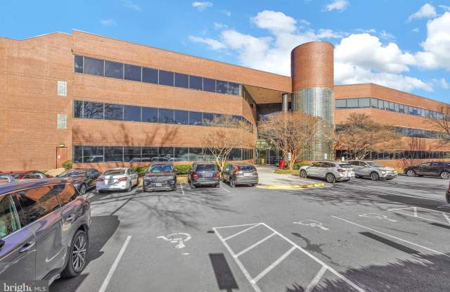 3930 PENDER Drive unit: 175