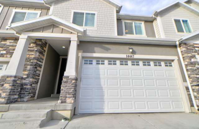 Pet friendly Herriman Townhome