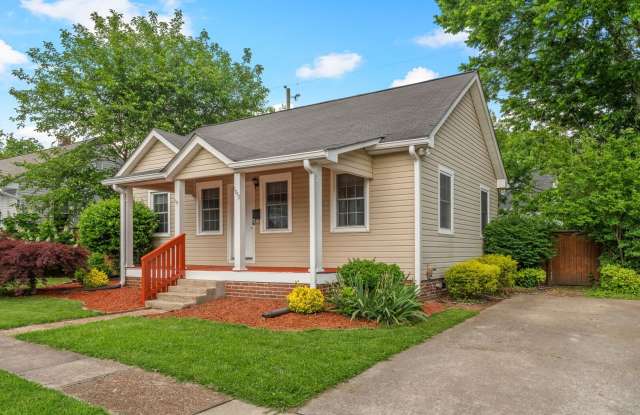 Holiday PRICE DROP! Charming Cottage in sought after Old Hickory Village