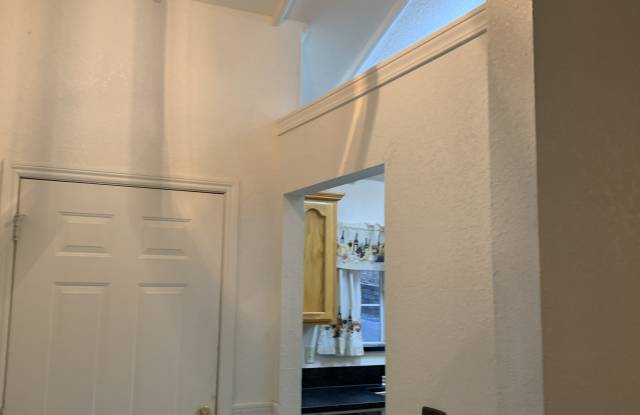 Photo of 6337 Amherst Way