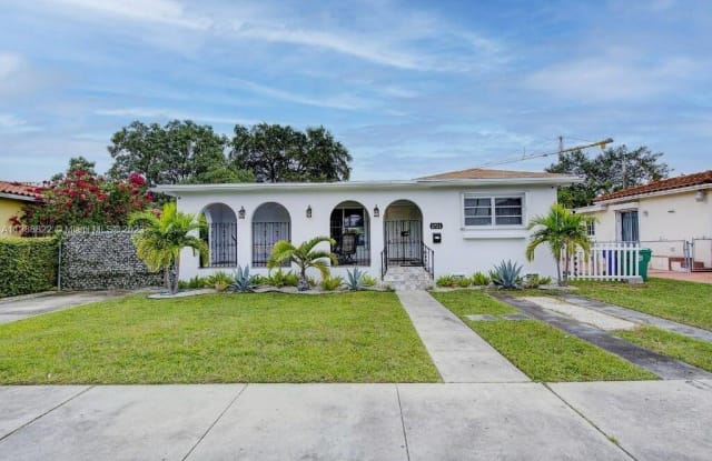 2721 Southwest 30th Avenue - 2721 Southwest 30th Avenue, Miami, FL 33133