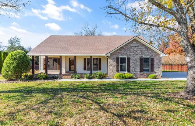 Photo of Charming Move-In Ready Home in Prime Murfreesboro Location with *Fenced Backyard*