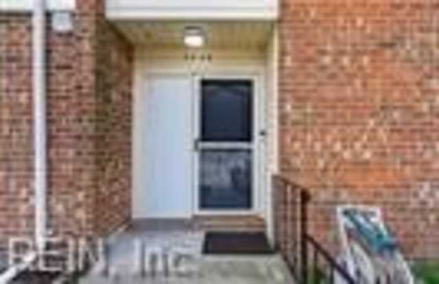 5025 Clairmont Court