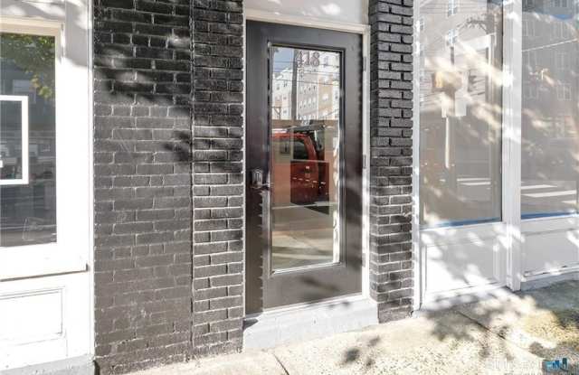 418 Howe Avenue