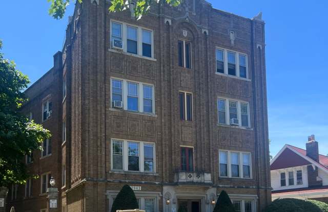 Traymore Apartments