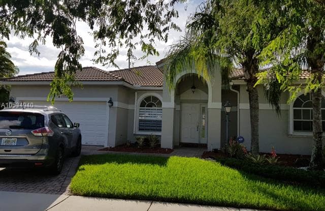 1324 NW 135 ave - 1324 NW 135 Ave, Pembroke Pines, FL 33028