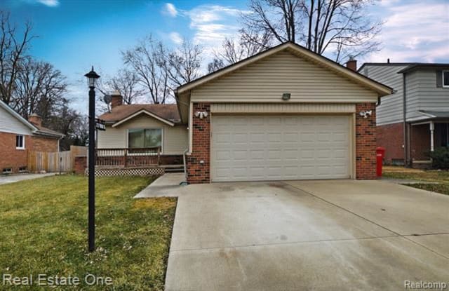 27065 PIERCE Street - 27065 Pierce Street, Southfield, MI 48076