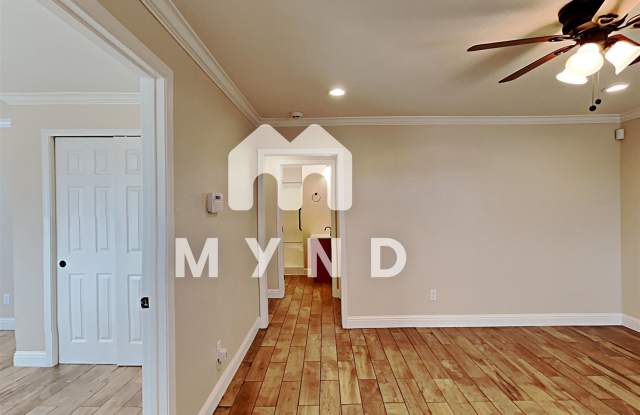 121 W 10th St