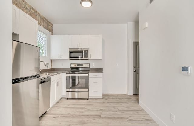 Beautifully Remodeled Apartment Home with Washer/Dryer in-Unit and Luxury Finishes!