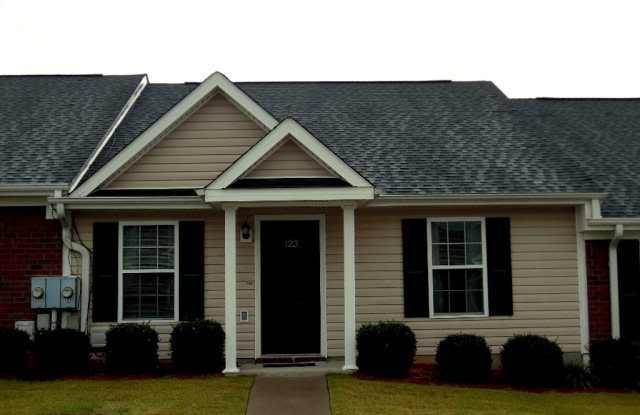 Minutes to Ft Eisenhower, 2 bedroom 2 bath town home.
