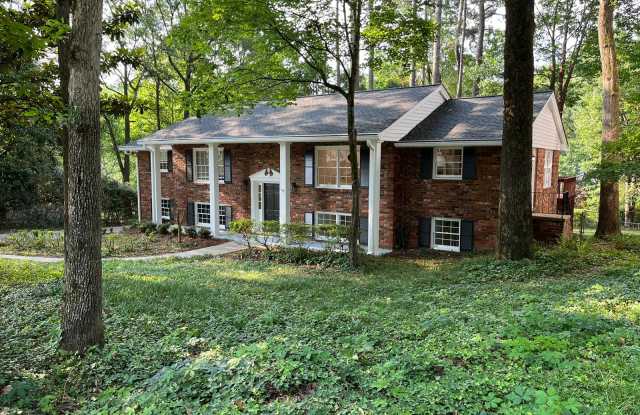 105 Whispering Way