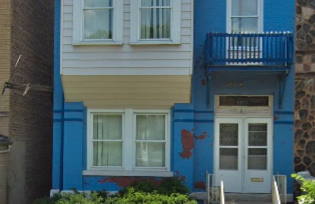 Photo of 1916 S Sawyer Ave