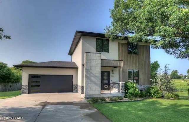 Photo of 2528 E 15th Street