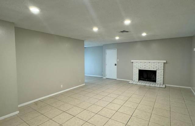 Beautiful Three Bedroom Home Available Now! - 3909 Palomar Avenue, Las Vegas, NV 89110