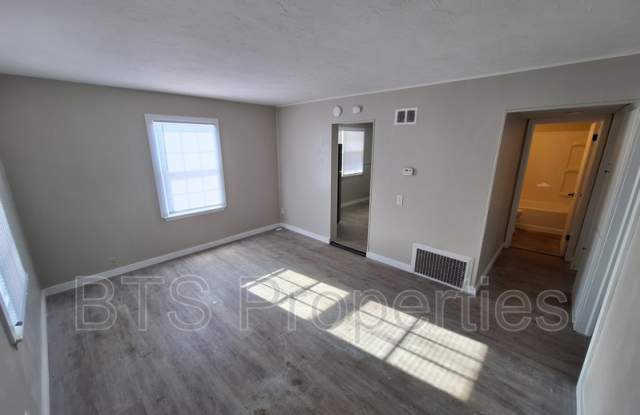 1627 North Valley Avenue