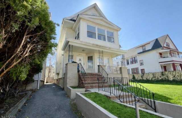 126 N 14Th St