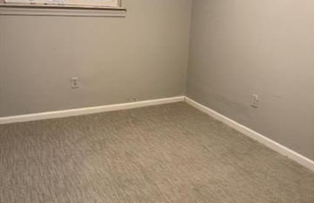 390 W Ypsilanti Avenue