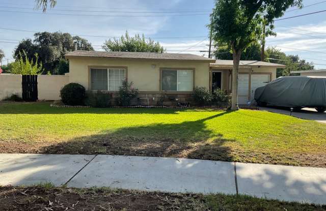 Great Single Story corner lot home!