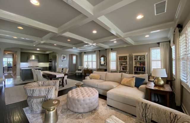 3BD Home with Amazing Panoramic Ocean Views!