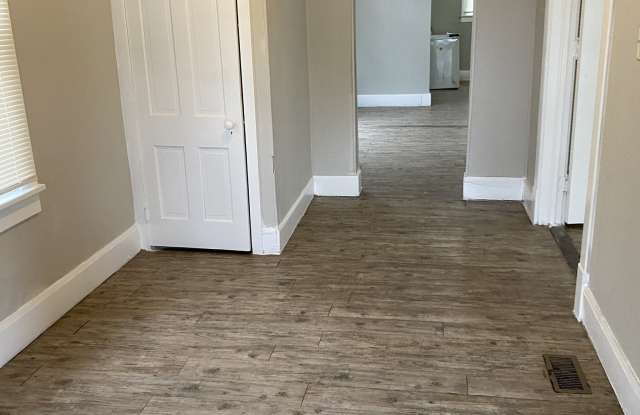 2838 Boulevard Place