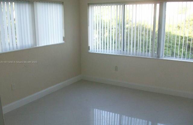 Photo of 10001 W Bay Harbor Dr