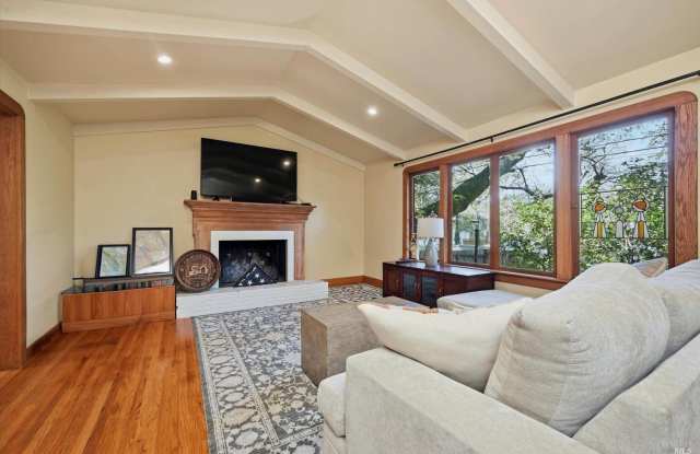 1513 Foothill Boulevard